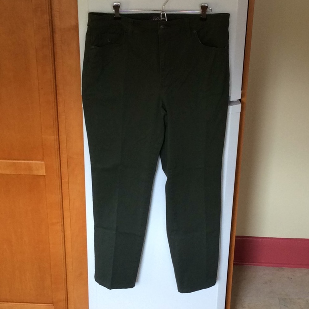 Gloria Vanderbilt Amanda 2.0 Slim Leg